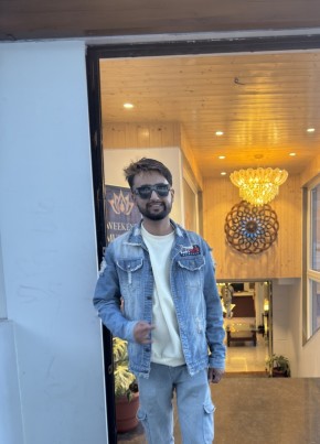 Ryan из Siliguri 31 год