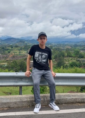 Samuel Arturo, 19, República de Colombia, Medellín