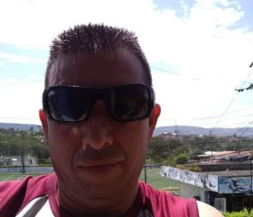 Esteban, 56, Rubio