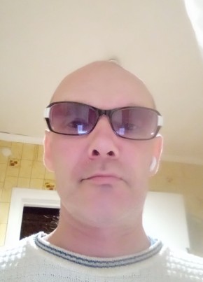 Анатолий из Усинска 43 года