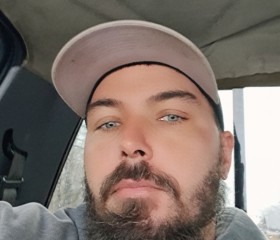 Chris, 37, Fall River