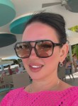 Victoria, 40, Sharjah