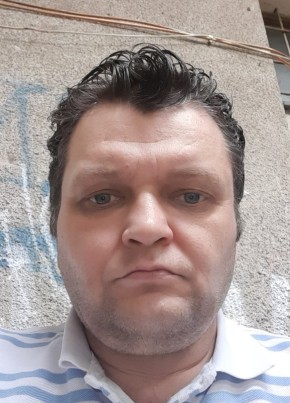 Iulian, 45, Romania, București