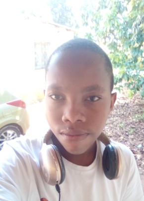 Shawn Dludlu, 20, Swaziland, Lobamba