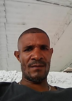 José Luis, 36, República de Cuba, La Habana