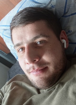 Павел из Брянска 25 лет