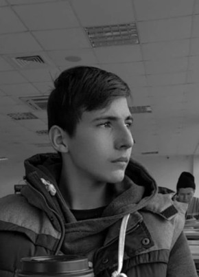 Никита из Магнитогорска 20 лет