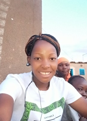 Lisa, 25, Burkina Faso, Ouagadougou