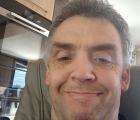 J.m, 48, Bulle