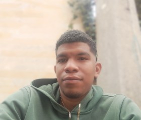 Yoiner, 22, Juan Griego
