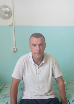 Анатолий из Темрюка 48 лет