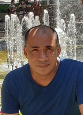 Suat, 49, Türkiye Cumhuriyeti, İstanbul