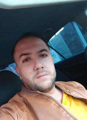 Marius, 31, Romania, Cernica-Tânganu