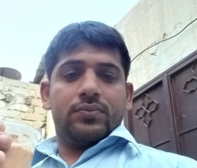 Abbas, 24, Yellowknife