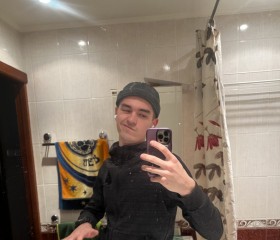 Lev, 18, Yekaterinburg