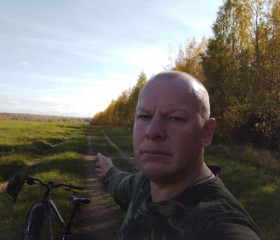 Zhenya, 48, Ezhva