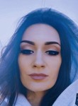 Yuliya, 31, Makiyivka
