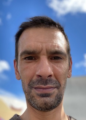 Miguel, 42, République Française, Évry