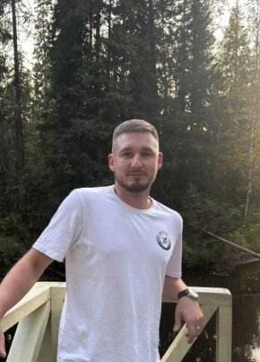 Дмитрий из Сургута 32 года