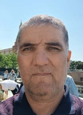Искандар из Москвы 53 года