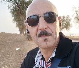 ء, 18, Oran