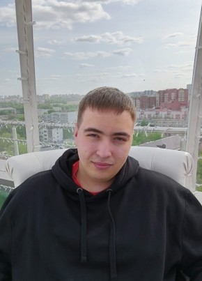Денис из Тюмени 24 года
