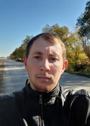 Александр, 32, Россия, Аткарск