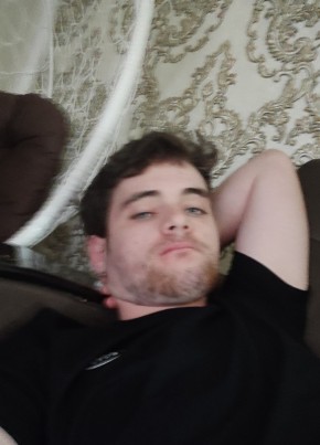 Идрис из Грозныя 18 лет
