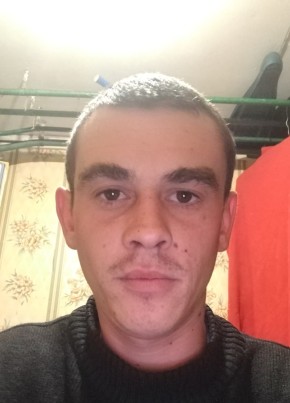 Максим, 25, Россия, Волхов