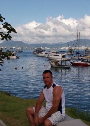 Cristiano, 46, República Federativa do Brasil, Porto Alegre