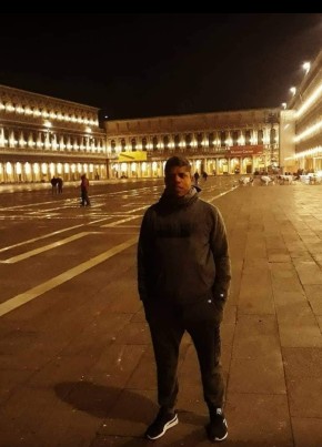 Abdo, 21, Repubblica Italiana, Aversa