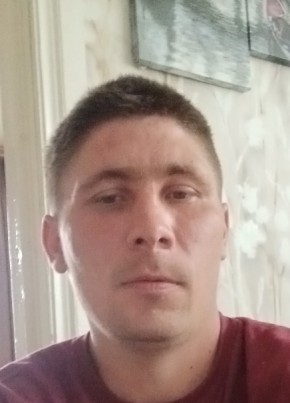 Анатолий, 27, Россия, Нижний Тагил