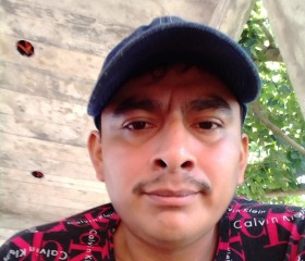 MANUEL, 35, Martinez de la Torre