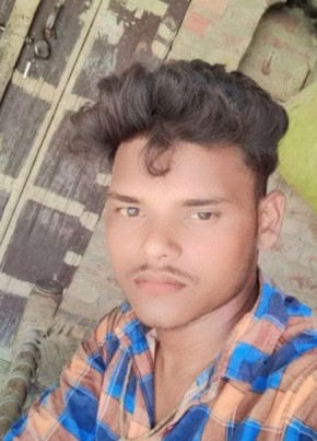 Ashok, 21, India, Siswā Bāzār