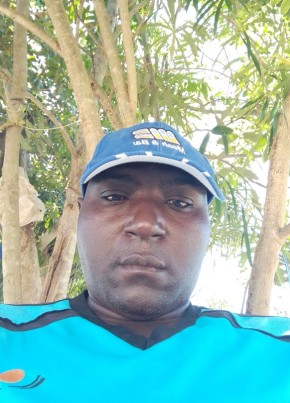 WAMBUA, 54, Kenya, Mombasa
