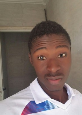 Moussa, 24, Burkina Faso, Ouagadougou
