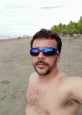 Osvaldo Sequeira, 40, República de Costa Rica, Alajuela