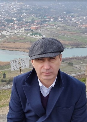 Роман из Мариуполи 56 лет