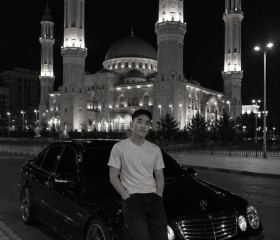 Tari, 22, Bishkek