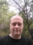 Oleg, 42  , Luhansk