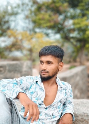 Dadu, 20, India, Manjlegaon