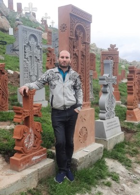 Артур из Երեվան 41 год