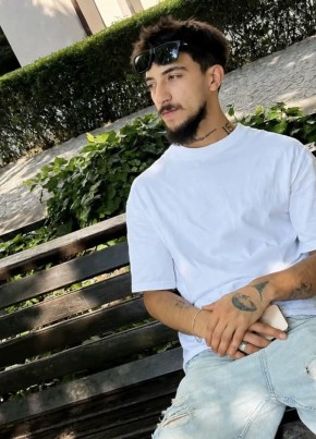 Али из Wrocław 32 года