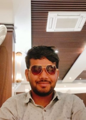 Vivek Gupta, 25, India, Husainābād