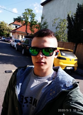 Владислав, 25, A Magyar Népköztársaság, Budapest