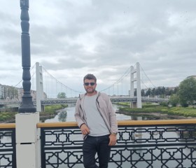 Polat, 41, Eskisehir