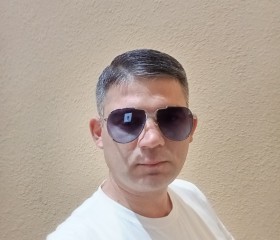 Rövşən, 36, Baku