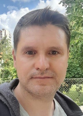 Florin, 41, Romania, Iași