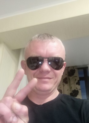 Олег, 43, Россия, Штормовое