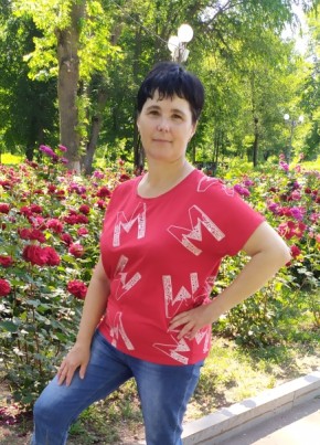 Валентина А, 45, Україна, Луганськ